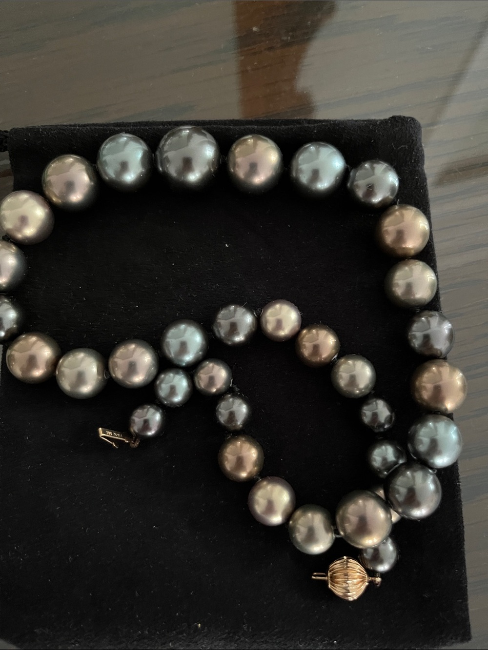 Black Peacock Pearlescent Necklace - Unbranded
